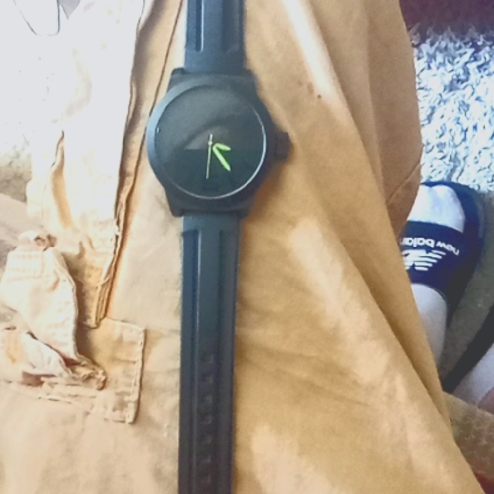 I have a stainless steel waterproof watch for men works great everything runs on